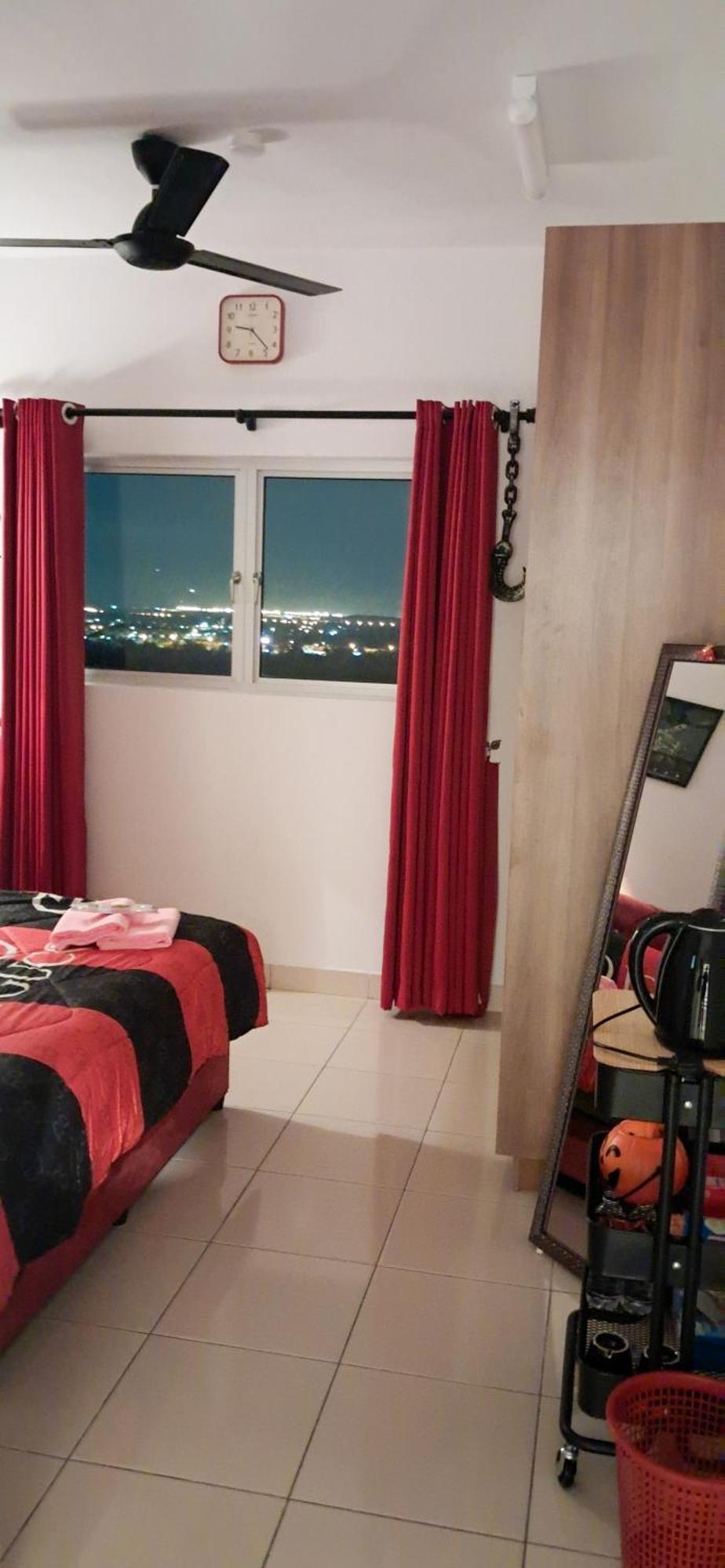 The Red Room Alanis Residence セパン エクステリア 写真