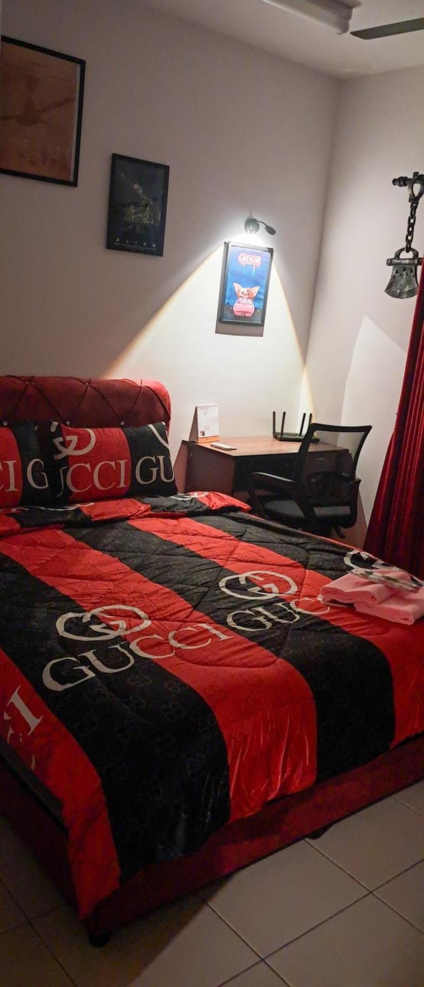 The Red Room Alanis Residence セパン エクステリア 写真